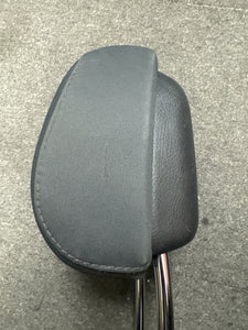 2011-2014 KIA SORENTO FRONT SEAT HEADREST (LH+RH) (P)