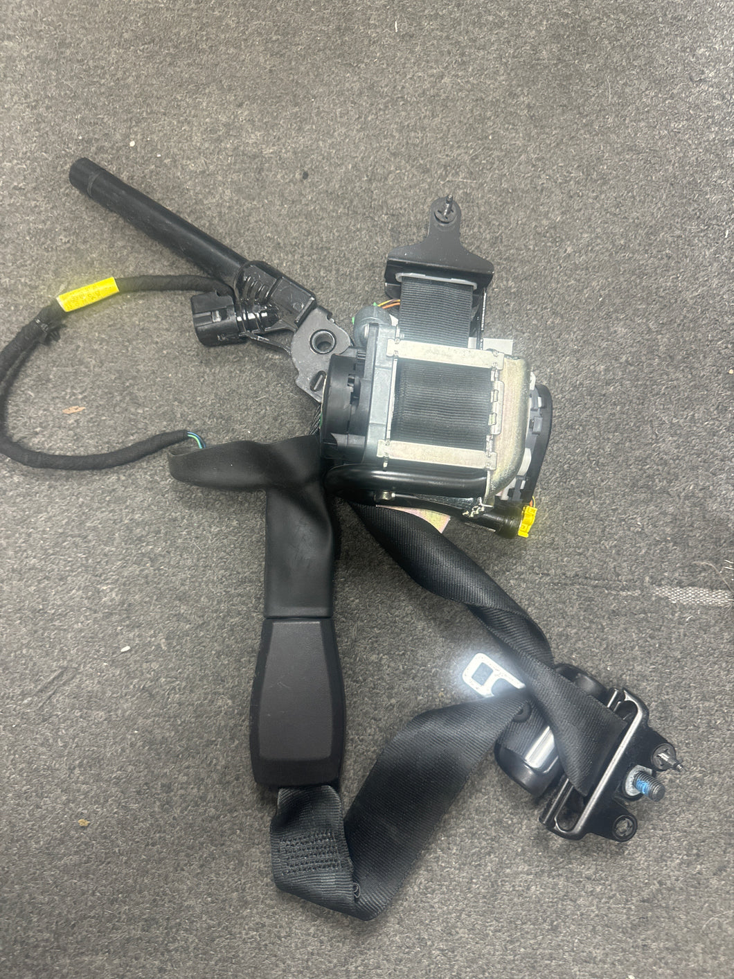 2011-2015 VOLVO S60 FRONT PASSENGER SEATBELT W/ PRETENSIONER (RH) (P)