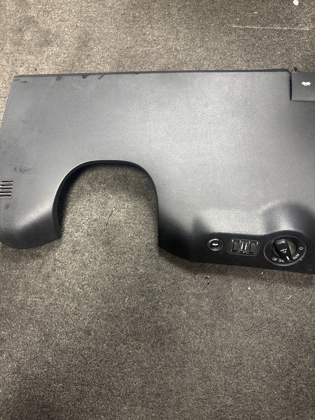 2015-2018 DODGE CHALLENGER DASH LOWER STEERING COLUMN TRIM PANEL (P)