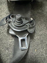 Load image into Gallery viewer, 2008-2014 MERCEDES W204 C250 C300 C350 FRONT PASSENGER SEATBELT (RH) (P)
