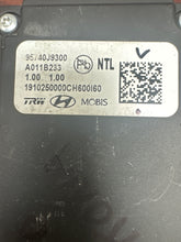 Load image into Gallery viewer, HYUNDAI KONA FRONT WINDSHIELD LANE ASSIST CAMERA (P) PN: 95740J9300