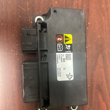 Load image into Gallery viewer, CHEVROLET CAMARO AIRBAG CONTROL MODULE UNIT  (P) PN: 13523858