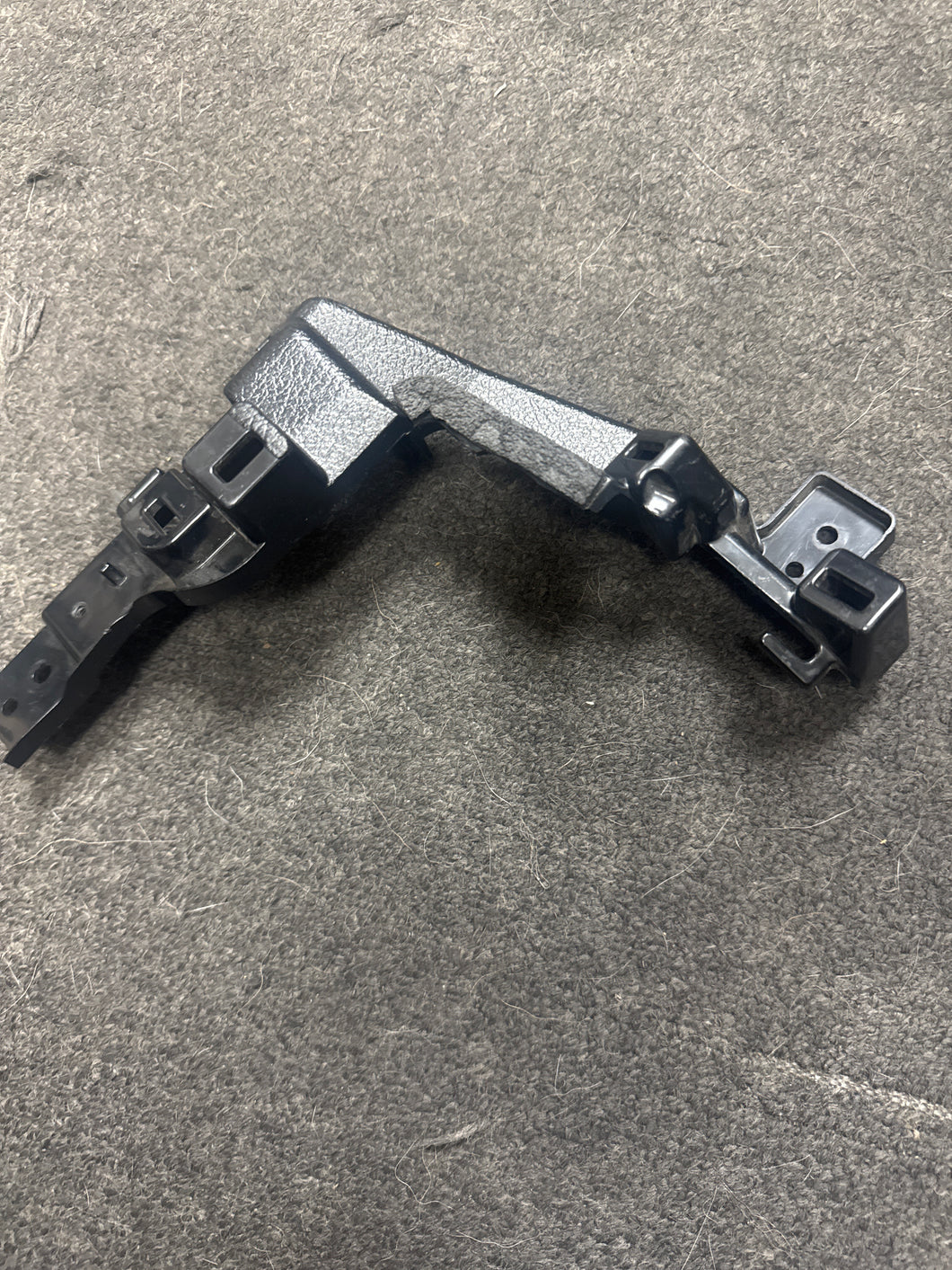 2015-2020 TOYOTA SIENNA RETAINER INSTRUMENT PANEL SAFETY PAD (P)