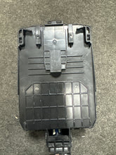 Load image into Gallery viewer, 2014-2022 INFINITI Q50 RIGHT FRONT ENGINE FUSE RELAY BOX (RH) (P)