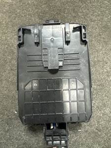 2014-2022 INFINITI Q50 RIGHT FRONT ENGINE FUSE RELAY BOX (RH) (P)