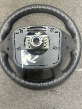 Load image into Gallery viewer, 2013-2015 HYUNDAI I30 STEERING WHEEL (P)