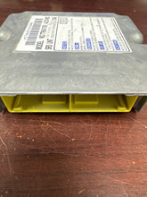 Load image into Gallery viewer, HONDA FIT AIRBAG CONTROL MODULE PN: 77960-T5R-A230-M2 (P)