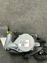 Load image into Gallery viewer, 2013-2016 HYUNDAI VELOSTER FRONT PASSENGER SEATBELT (RH) (P) MISSING PRE-TENSIONER