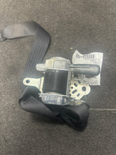 Load image into Gallery viewer, 2008-2013 SUZUKI SX4 FRONT RIGHT PASSENGER SEATBELT (RH) (P)