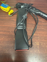 Load image into Gallery viewer, 2007-2013 MERCEDES S550 FRONT RIGHT PASSENGER PRETENSIONER (RH) (P)