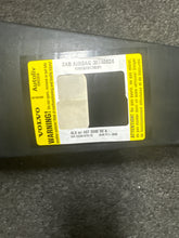 Load image into Gallery viewer, 2004-2008 VOLVO S40 FRONT LEFT DRIVER SEAT AIRBAG (LH) (P)