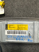 Load image into Gallery viewer, 2005-2009 CHEVROLET UPLANDER PASSENGER SEAT AIRBAG (RH) (P)