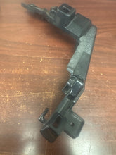 Load image into Gallery viewer, 2015-2020 TOYOTA SIENNA RETAINER INSTRUMENT PANEL SAFETY PAD (P) PN: 55466-08010