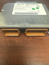 Load image into Gallery viewer, HYUNDAI SANTA FE AIRBAG CONTROL MODULE PN: 95910-B8880 (P)