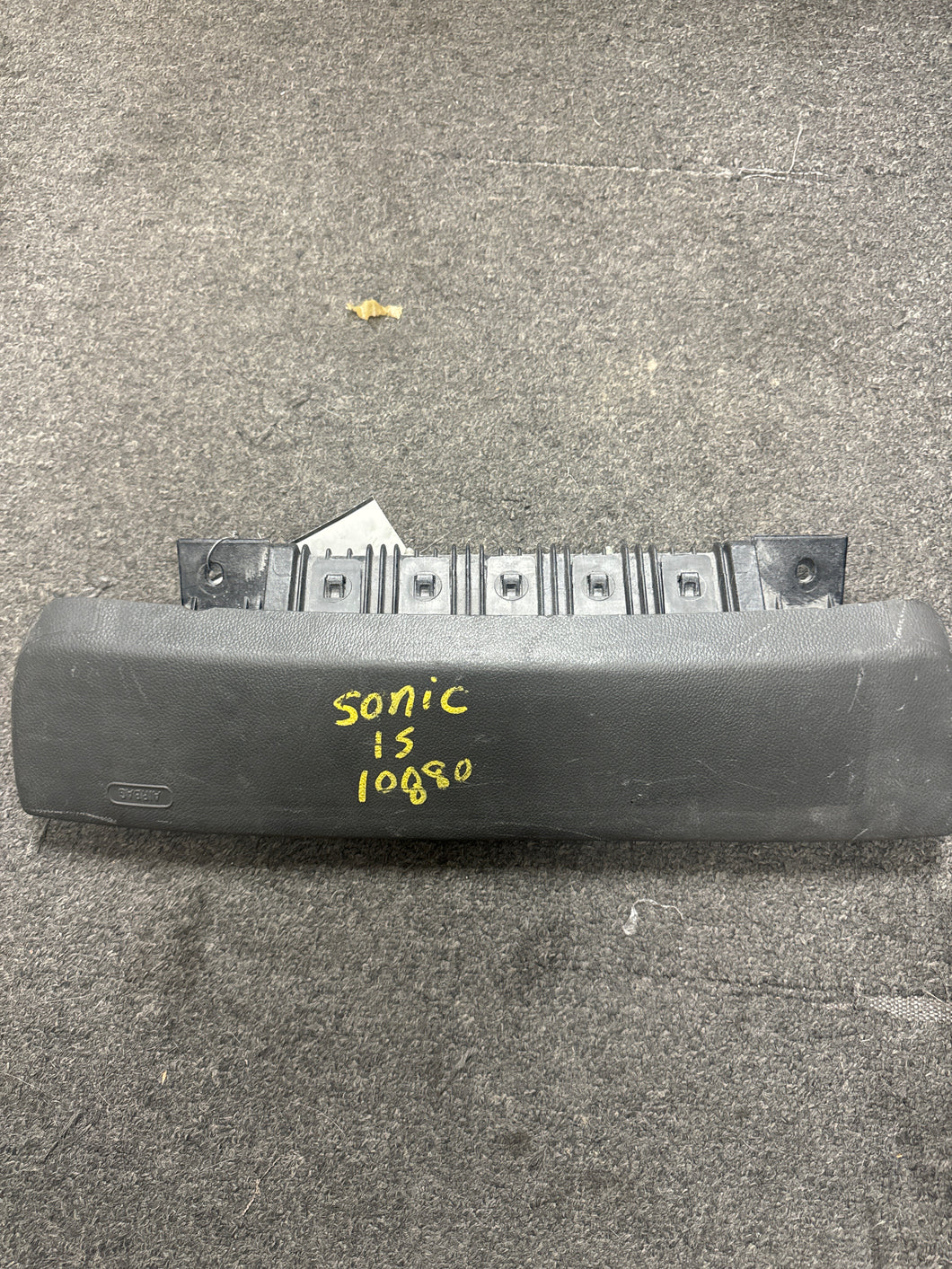 2012-2014 CHEVY SONIC RIGHT PASSENGER KNEE AIRBAG (RH) (P) PN:95934659