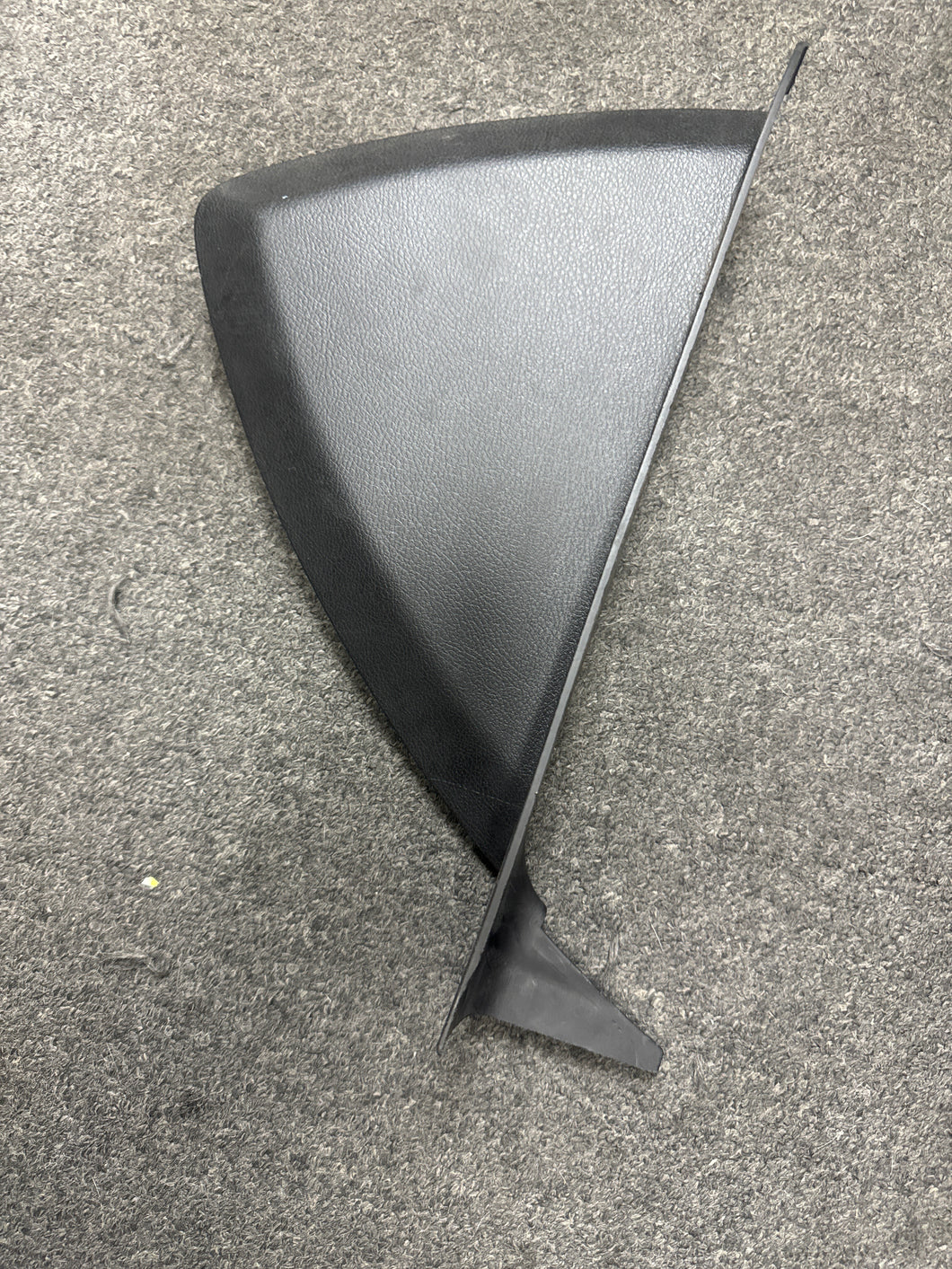 2015- 2018 FORD FOCUS PASSENGER SIDE DASH END CAP COVER TRIM (RH) (P)