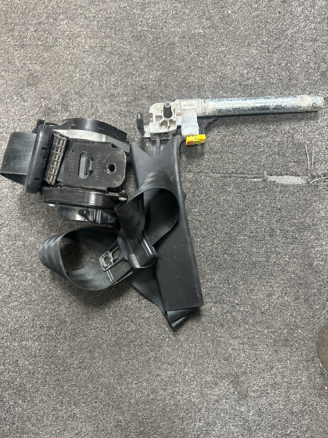 2013-2017 FORD ESCAPE FRONT PASSENGER SEATBELT W/PRETENSIONER (RH) (P)