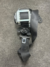 Load image into Gallery viewer, 2011-2016 MINI COOPER COUNTRYMAN FRONT PASSENGER SEATBELT RETRACTOR (RH) (P)
