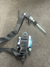 Load image into Gallery viewer, 2017-2023 MAZDA CX-5 FRONT PASSENGER SEATBELT RETRACTOR &amp; PRETENSIONER (RH) (P)