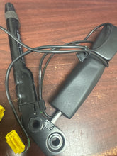 Load image into Gallery viewer, 2007-2013 MERCEDES S550 FRONT RIGHT PASSENGER PRETENSIONER (RH) (P)