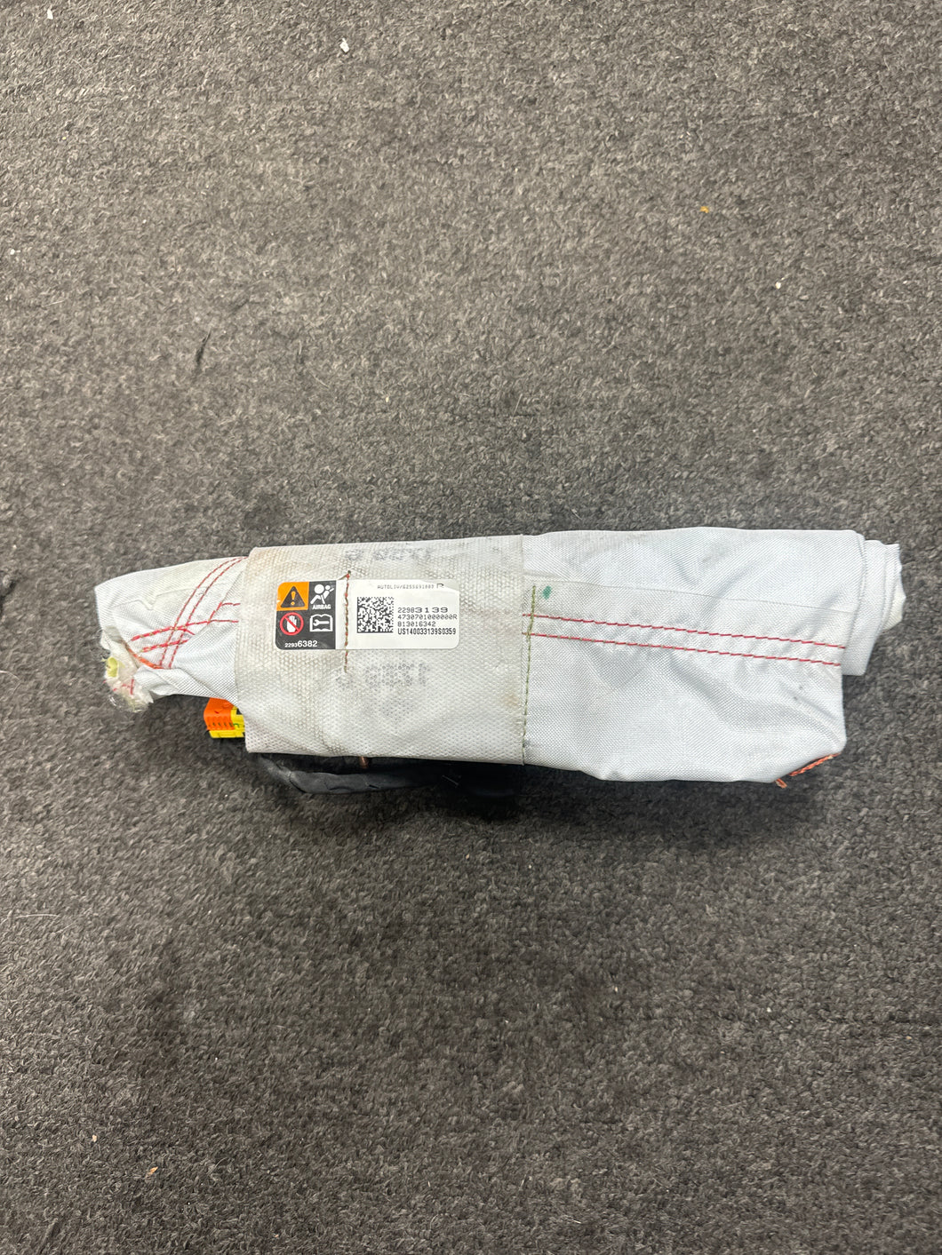 2015-2017 GMC SIERRA CHEVY SILVERADO FRONT RIGHT PASSENGER SEAT AIRBAG (RH) (P) PN: 22983139