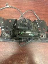 Load image into Gallery viewer, 2015-2017 HYUNDAI SONATA HOOD LOCK LATCH (P)