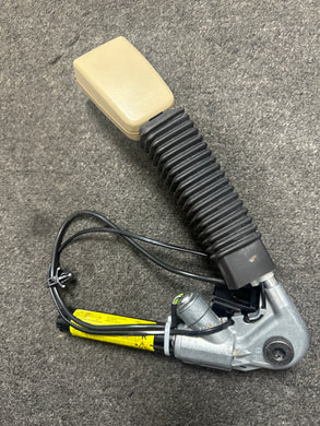 2003-2008 JAGUAR S-TYPE RIGHT PASSENGER BUCKLE TENSIONER (RH) (P) TAN