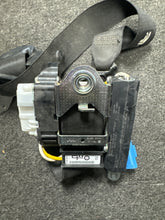 Load image into Gallery viewer, 2006-2010 VOLKSWAGEN EOS FRONT PASSENGER SEATBELT (RH) (P)