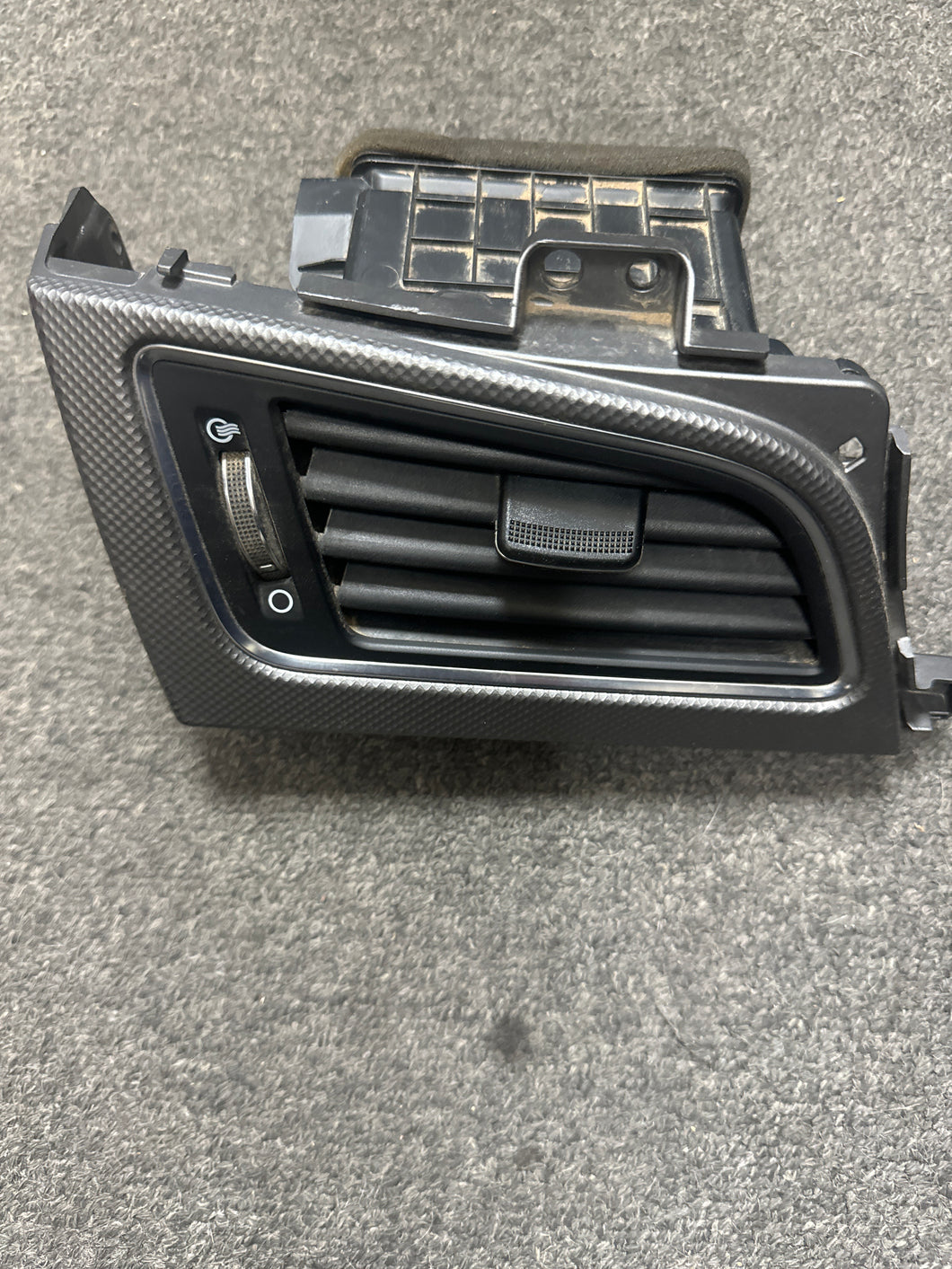 2015-2017 HYUNDAI SONATA LEFT SIDE A/C AIR VENT OUTLET (LH) (P) 84990-C2000