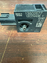 Load image into Gallery viewer, CHEVROLET EXPRESS 2500 3500 FRONT IMPACT SENSOR (P) PN: 13502577