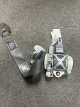 Load image into Gallery viewer, 2011-2014 HYUNDAI SONATA RIGHT SIDE SEATBELT (RH) (P)