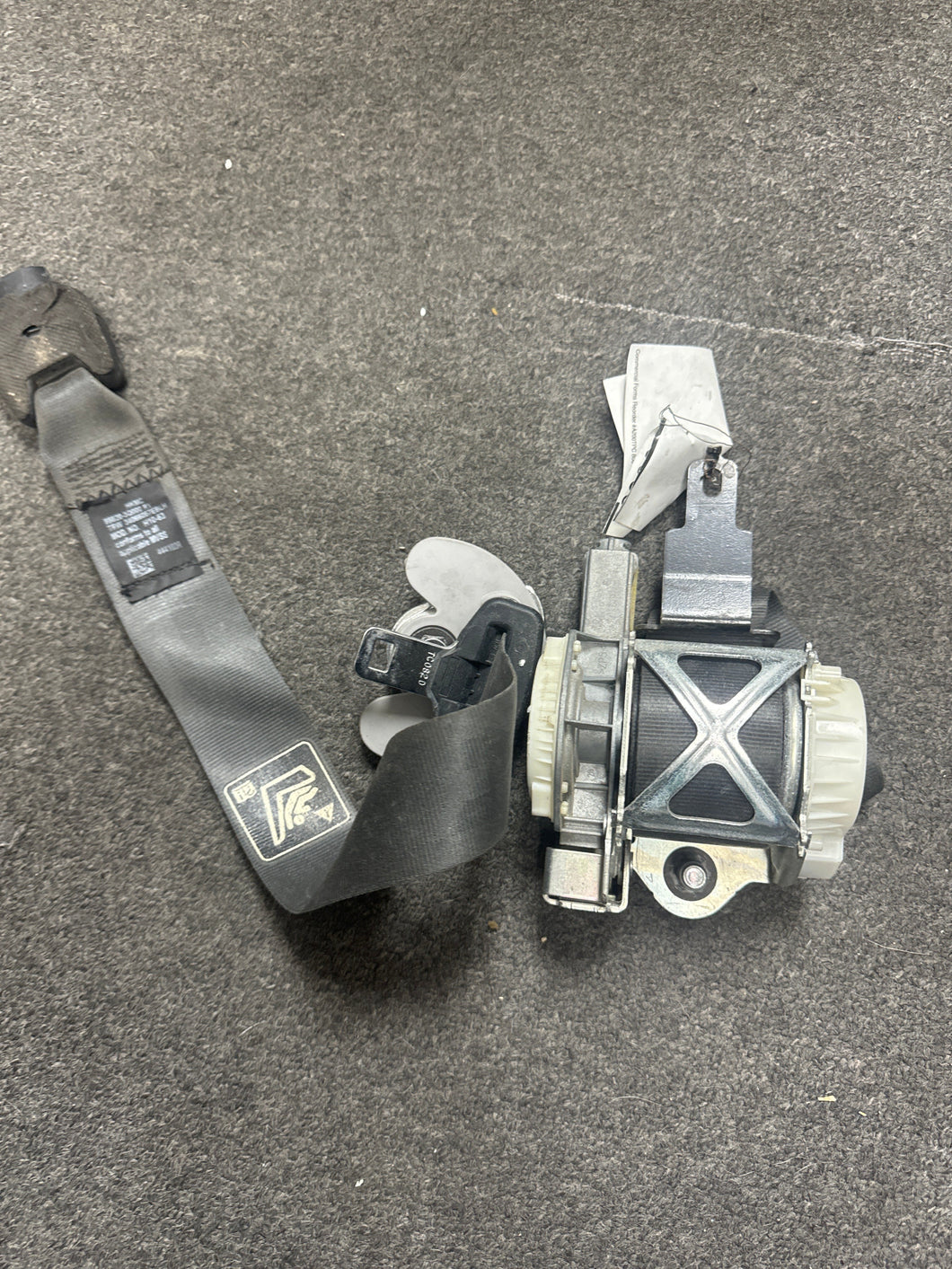 2011-2014 HYUNDAI SONATA RIGHT SIDE SEATBELT (RH) (P)