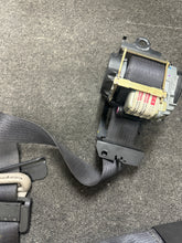 Load image into Gallery viewer, 2004-2008 CHRYSLER PACIFICA FRONT PASSENGER SEATBELT (RH) (P) BLACK