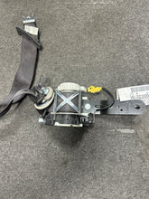 Load image into Gallery viewer, 2007-2008 CHEVY AVALANCHE 1500 2300 FRONT PASSENGER SEAT BELT (RH) (P) BLACK