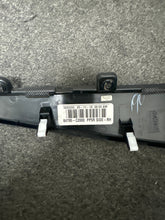 Load image into Gallery viewer, 2015-2017 HYUNDAI SONATA RIGHT PASSENGER AIR VENT (RH) (P)