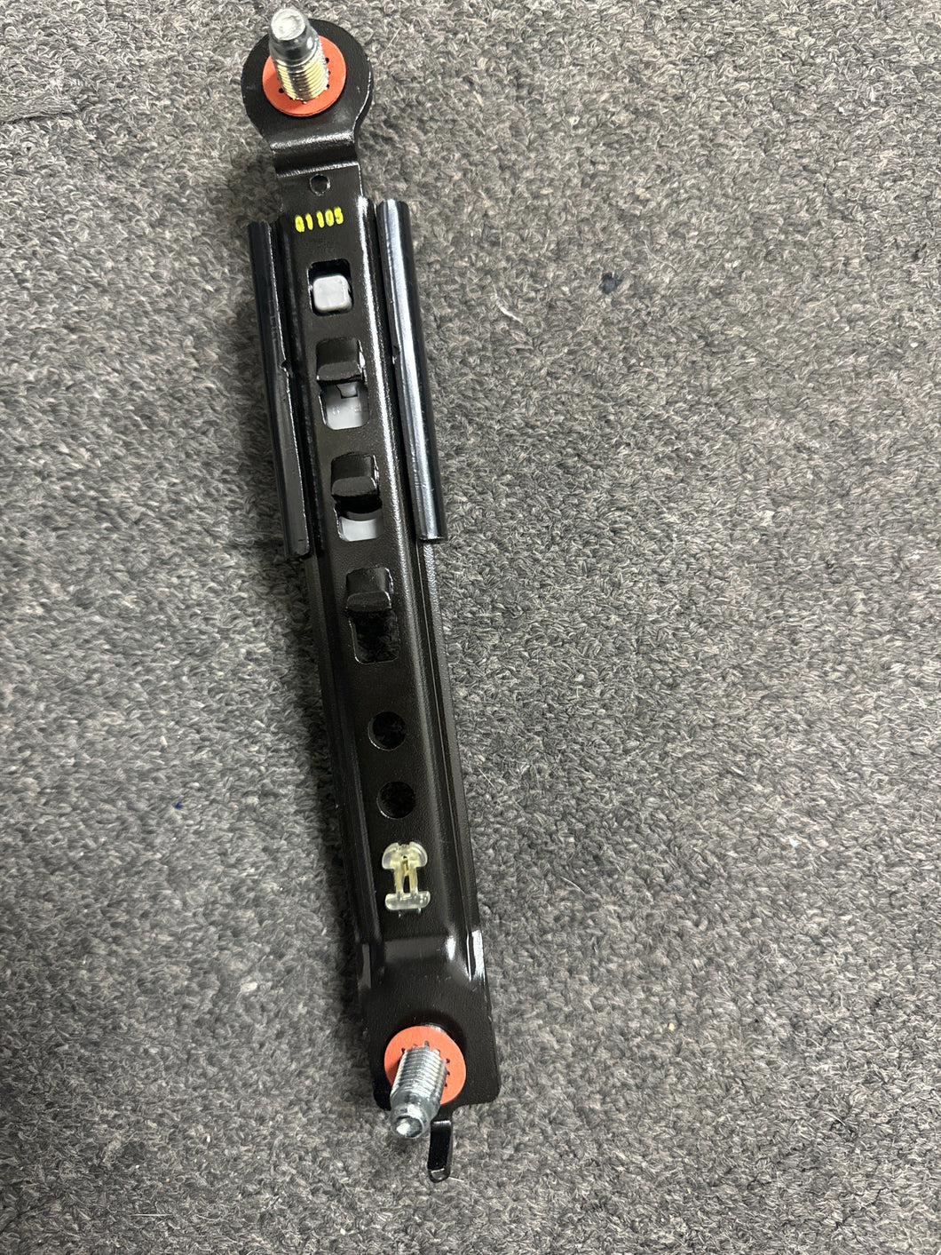 2014-2018 KIA FORTE FRONT SEATBELT HEIGHT ADJUSTER (P)