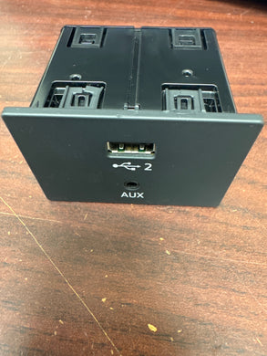 2017-2020 AUDI A3 S3 AUDIO USB PORT PLUG SOCKET AUX PLUG ASSEMBLY (P) PN: 8V0035708
