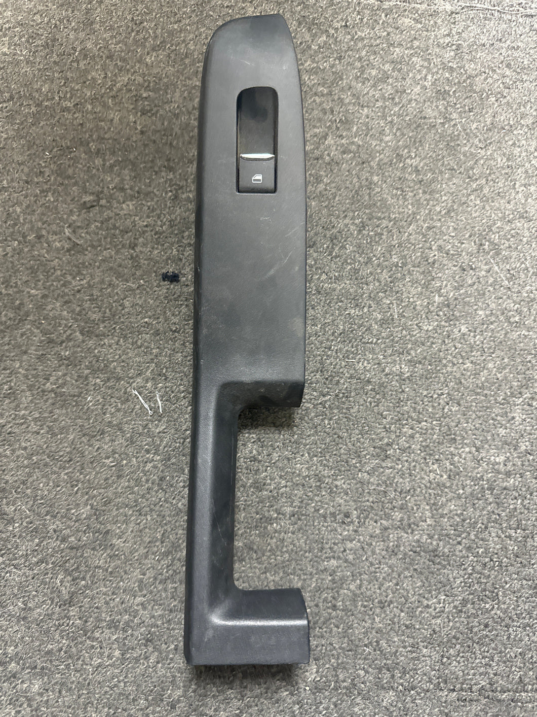2020-2022 FORD ESCAPE REAR RIGHT DOOR WINDOW CONTROL SWITCH (P)