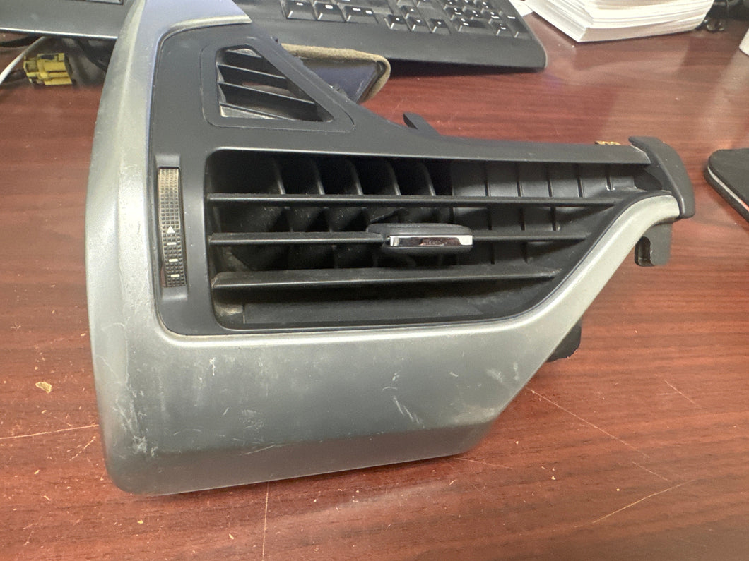 2017 GMC SUBURBAN AIR CONDITIONER HEATER VENT (LH) (P)