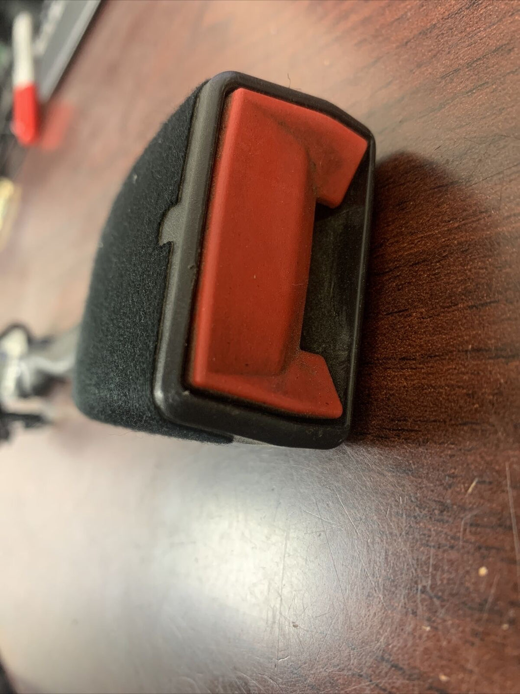 2015-2020 CADILLAC ESCALADE FRONT PASSENGER SEAT BUCKLE (RH (P)