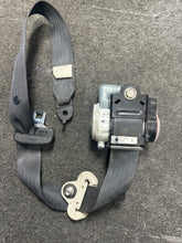 Load image into Gallery viewer, 2010-2015 MAZDA CX9 FRONT PASSENGER SEATBELT RETRACTOR (RH) (P)