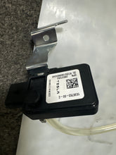 Load image into Gallery viewer, 2017-2020 TESLA MODEL X PASSENGER SEAT OCCUPANT SENSOR (RH) (P) PN: 1036763-00-C