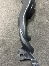 Load image into Gallery viewer, 2017-2024 CADILLAC XT5 LEFT DRIVER FRONT AIR OUTLET DUCT (LH) (P)