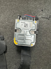 Load image into Gallery viewer, 2007-2009 MERCEDES E350 FRONT LEFT DRIVER SEATBELT RETRACTOR (LH) (P)
