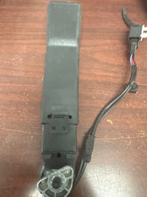 Load image into Gallery viewer, 2020-2023 FORD EXPLORER FRONT RIGHT BUCKLE (RH) (P)
