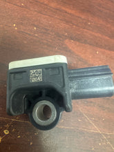 Load image into Gallery viewer, VOLVO XC60 T5 2ND RIGHT CRASH IMPACT SENSOR (P) PN: 31334336