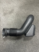 Load image into Gallery viewer, 2015-2017 HYUNDAI SONATA AIR CLEANER INTAKE HOSE (P)