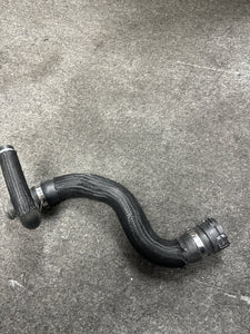 2007-2010 BMW X5 4.8L N56 COOLING RADIATOR LOWER HOSE PIPE (P)