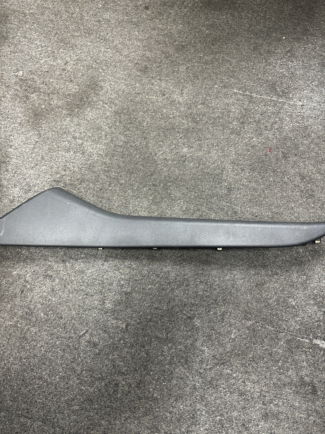 2020-2022 NISSAN SENTRA FRONT RIGHT PASSENGER SIDE CENTER CONSOLE COVER TRIM (P)