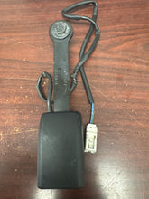 Load image into Gallery viewer, 2014-2017 NISSAN TITAN FRONT LEFT DRIVER BUCKLE (LH) (P)